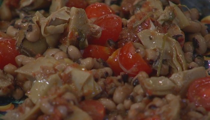 Средиземноморский салат с фасолью и артишоками 