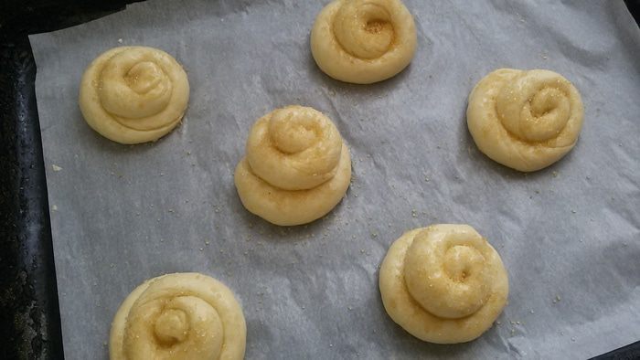 Булочки с сахарной посыпкой