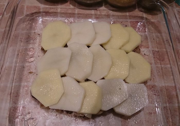 Картофельный гратен в яично-сливочном соусе