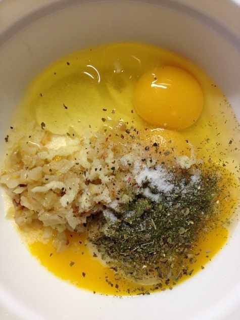 Манные котлеты под клюквенным соусом