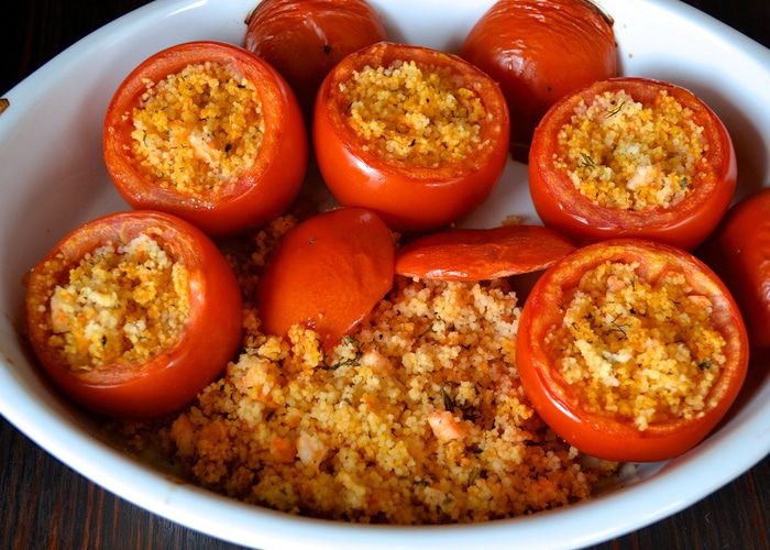 Помидоры, фаршированные кускусом и креветками