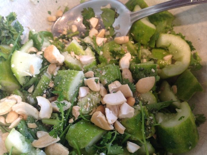 Салат из битых огурцов