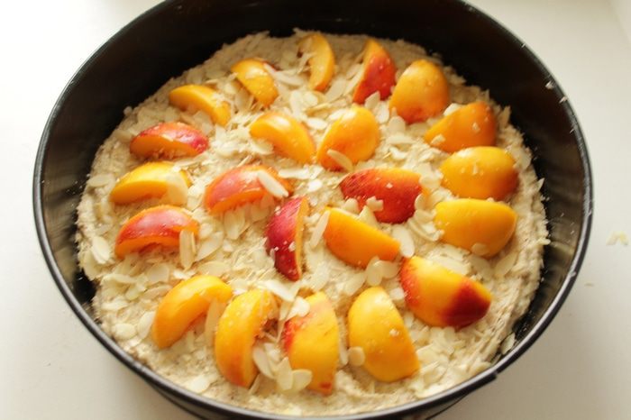 Ореховый пирог с абрикосами