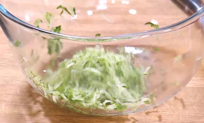 Бургеры с ягнятиной, фетой и оливками 