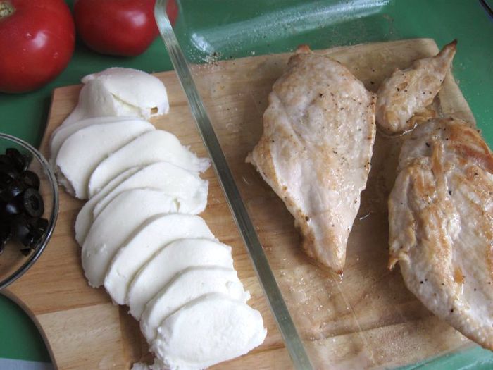 Тортилья с курицей, помидорами и сыром