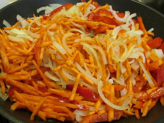 Куриные желудки с овощами