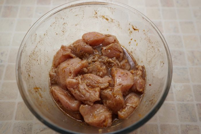 Куриное филе с сухофруктами и розмарином