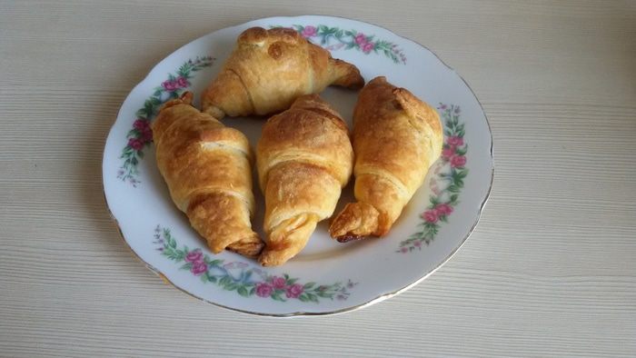 Круассаны с финиками и мёдом