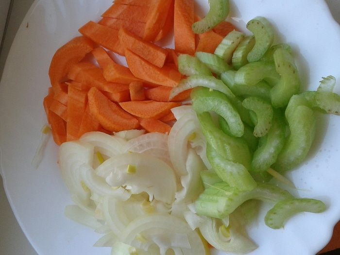 Овощное рагу с чечевицей