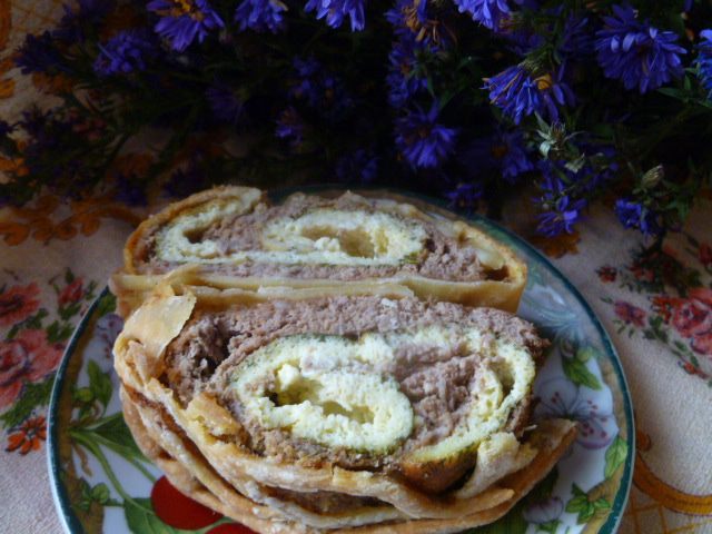 Мясной рулет в тесте &amp;quot;Два из одного&amp;quot;