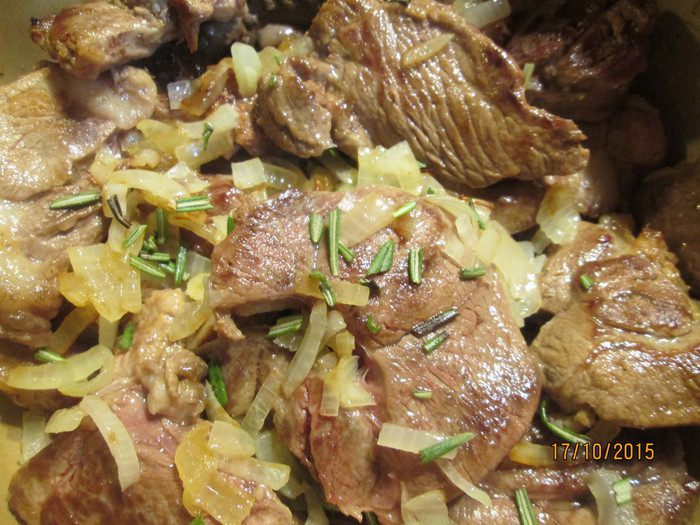 Баранина с хурмой и цукини