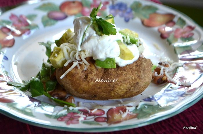 Картофель чили с пряной начинкой