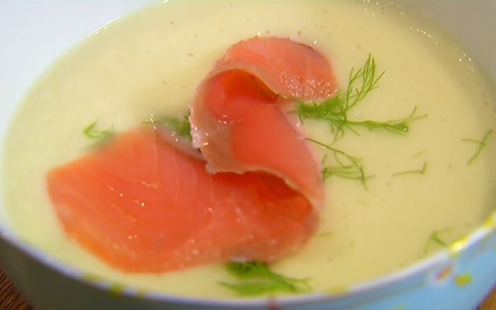 Суп-крем из фенхеля, сельдерея и порея с семгой