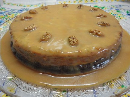 Ореховый чизкейк с карамельным соусом