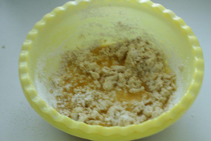 Маффины с марципаном и брусникой