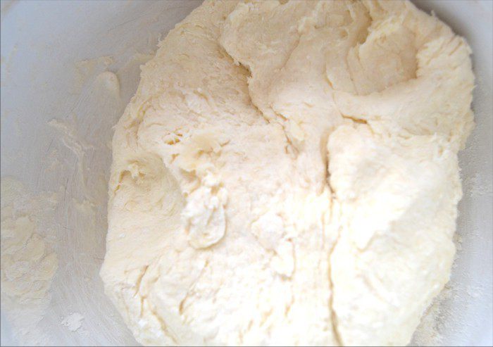 Домашний сырный пирог с луком