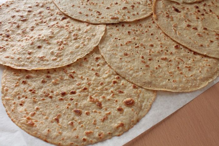 Яблочный штрудель из овсяных блинчиков