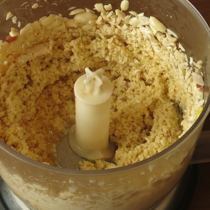 Морковный сырой торт