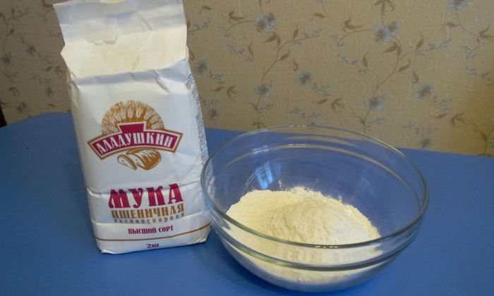 Плетенка с марципаном и яблоком