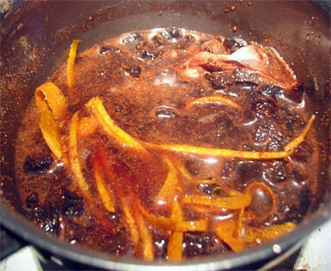 Пряный кекс с вином и черносливом
