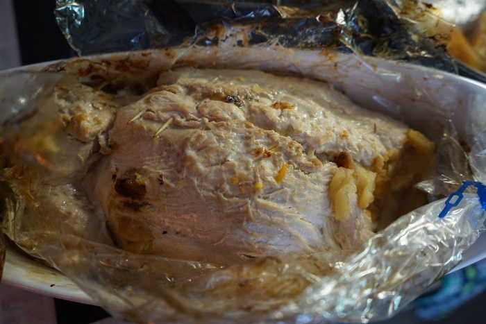 Филе индейки, запеченное в рукаве с тыквой и яблоками