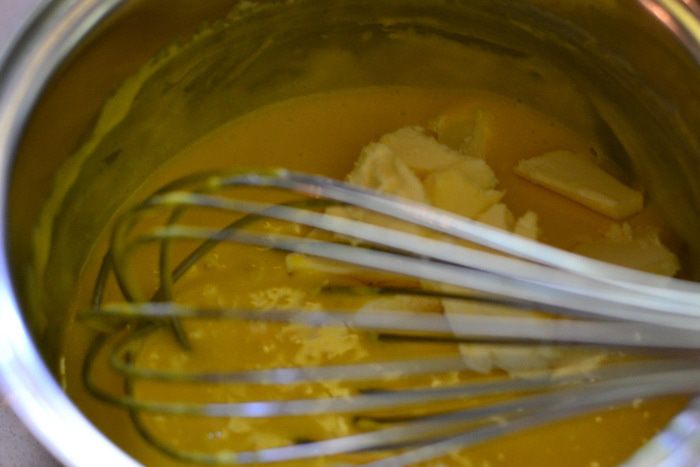 Творожный торт-мусс с ягодами в белом шоколаде