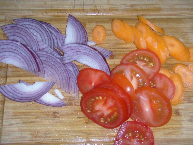 Салат с лососем и моцареллой