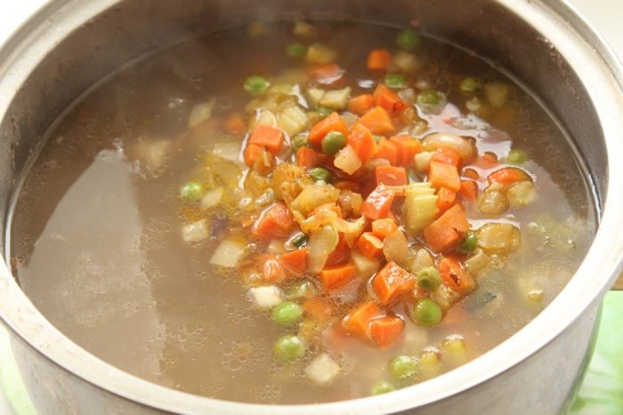 Наваристая чечевичная похлебка