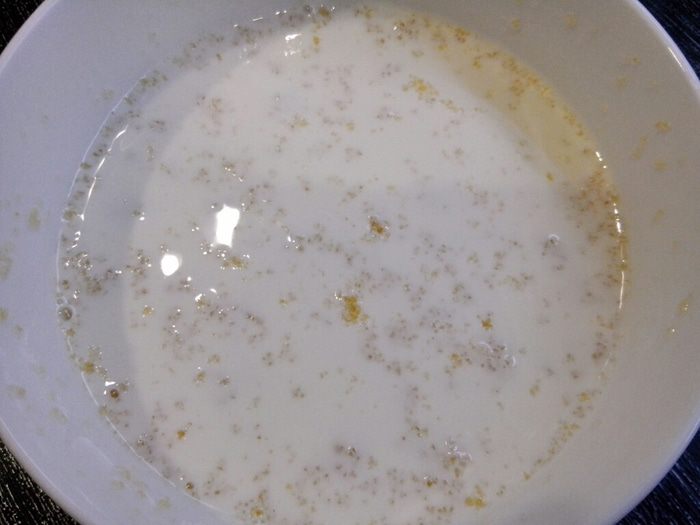 Творожный торт с фруктами, изюмом и орехами