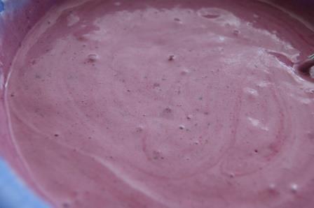 Воздушный мусс из черной смородины