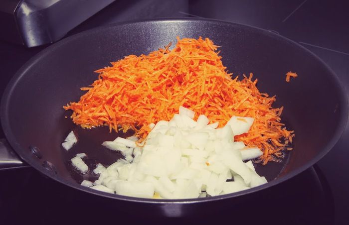 Куриный суп с домашней лапшой и сладким перцем