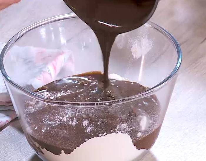 Ромовые пирожные с изюмом 