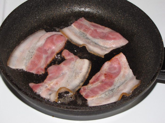 Картофельные лодочки с беконом и сыром