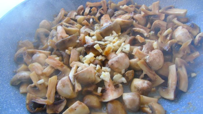 Курица в горчичном соусе с грибами 