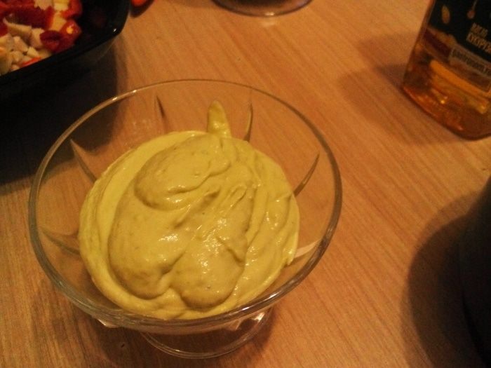 Салат с соусом из авокадо