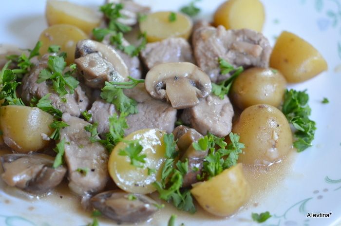 Ужин с картофелем и свининой