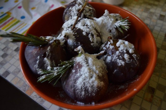 Шашлычки из инжира на розмарине 