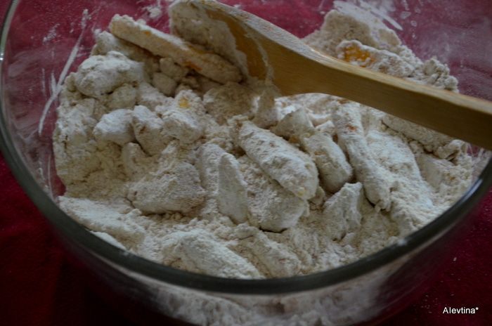 Кекс с персиками и голубикой