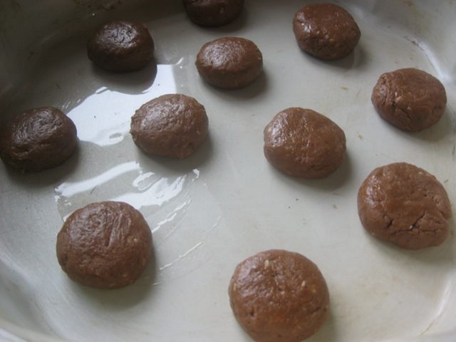 Шоколадное печенье с кунжутом