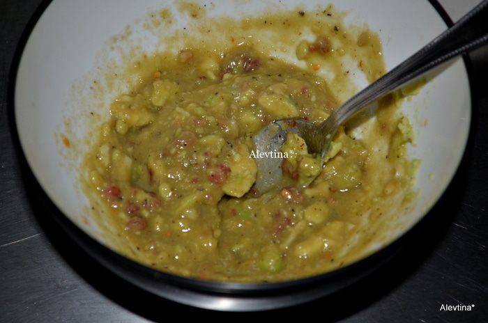 Авокадо с беконом