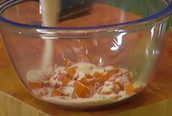 Миндальный кекс с курагой 