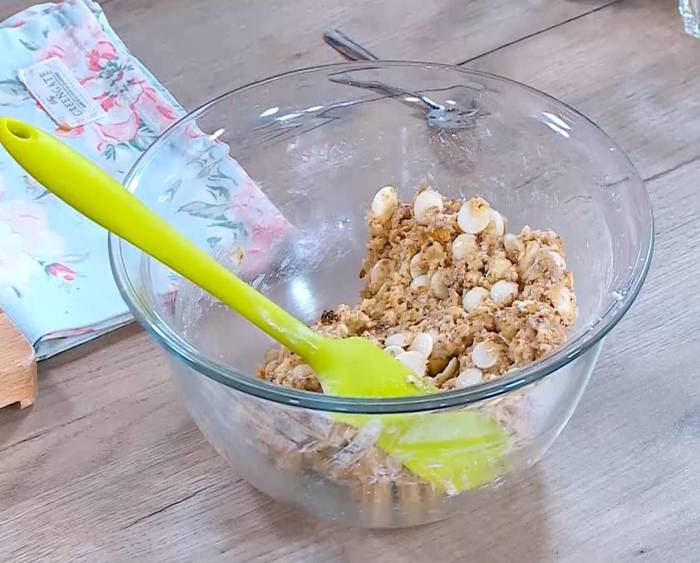 Ореховое печенье с белым шоколадом и кокосом 