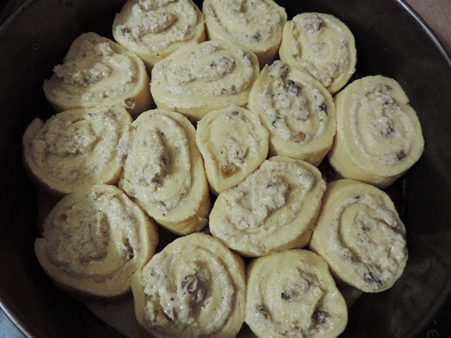 Пирог &amp;quot;Осиное гнездо&amp;quot; с орехами и изюмом