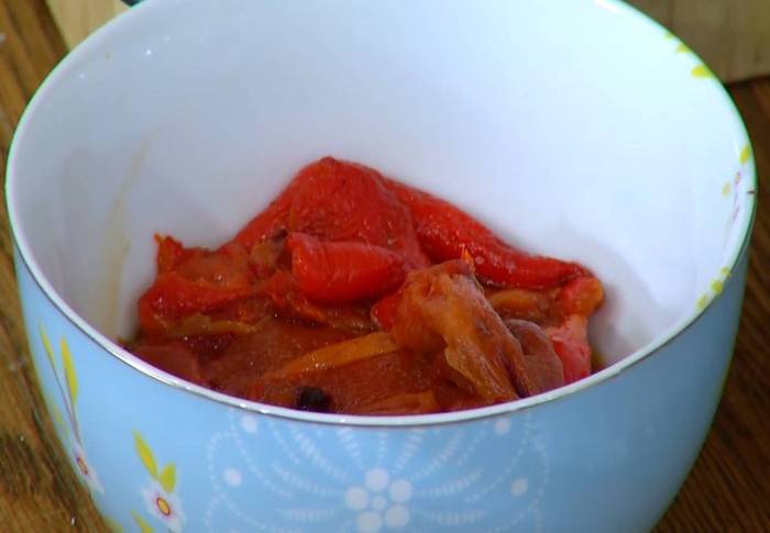 Пирог с козьим сыром и запеченным перцем 