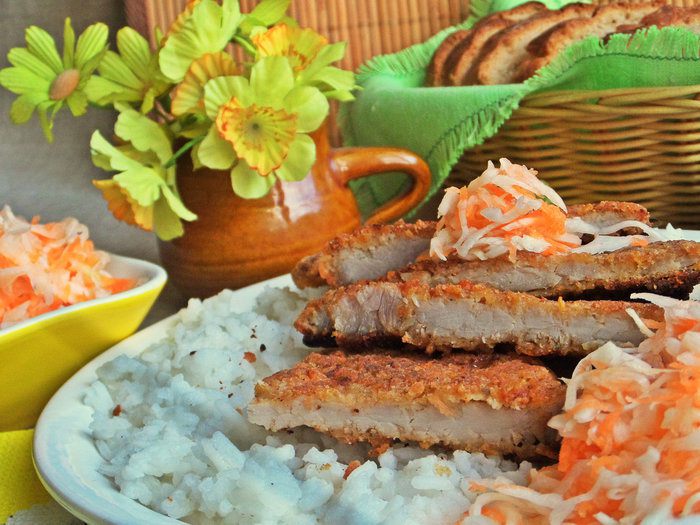 Отбивные в хрустящей корочке с рисом