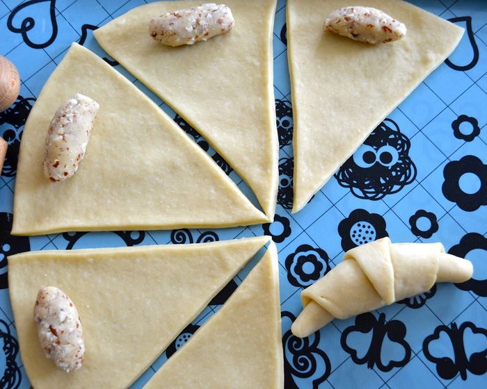 Рогалики с марципаном