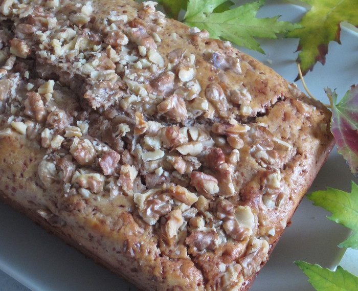Творожный кекс с шоколадом и орехами