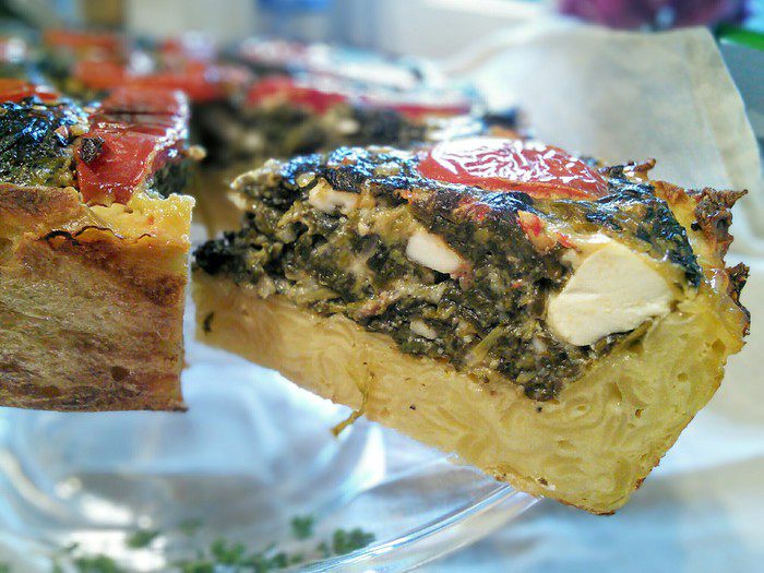 Картофельный киш с фетой и шпинатом 