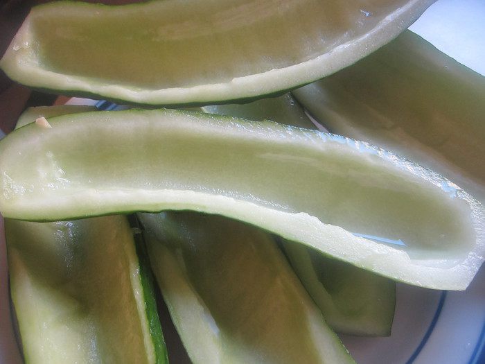 Огурчики, фаршированные по-французски