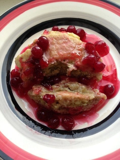 Манные котлеты под клюквенным соусом